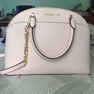 Hand bag. Michael kors.